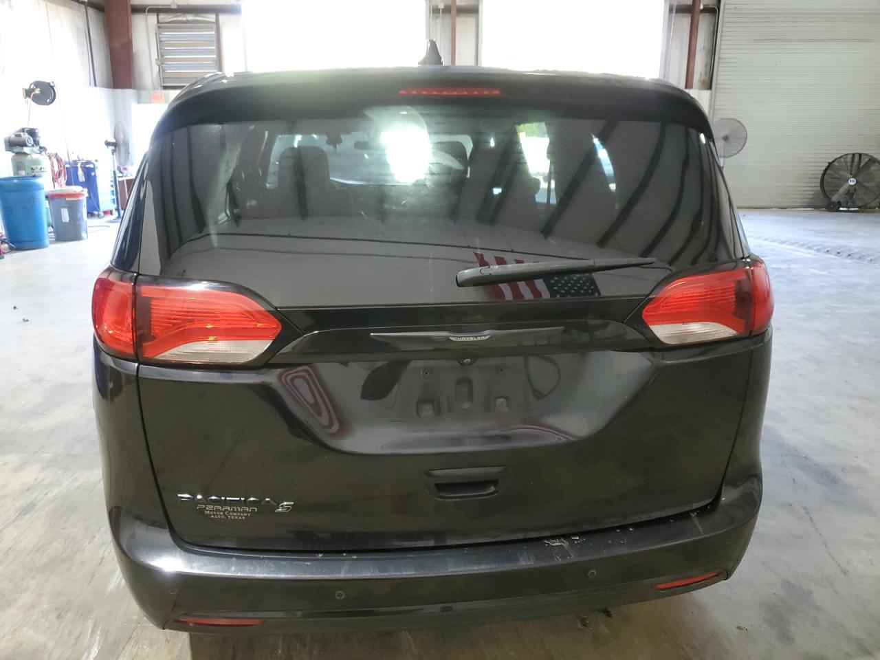 2018 Chrysler Pacifica - Image 6