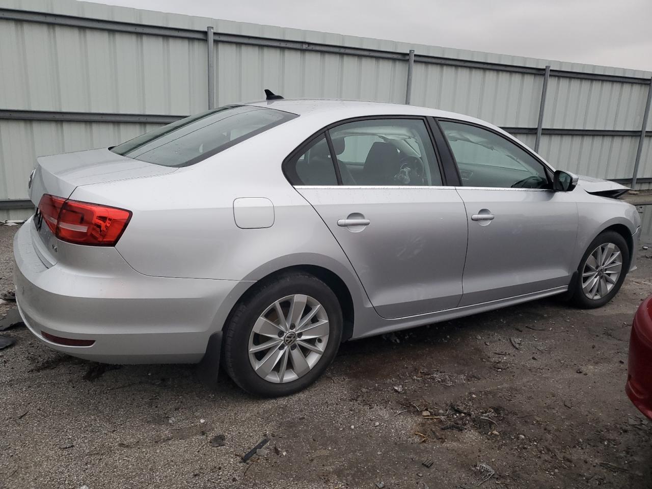2015 Volkswagen Jetta - Image 3