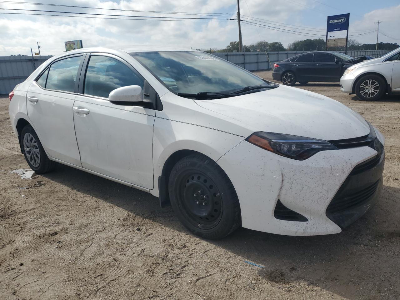 VIN 2T1BURHE4JC000575 2018 TOYOTA COROLLA no.4