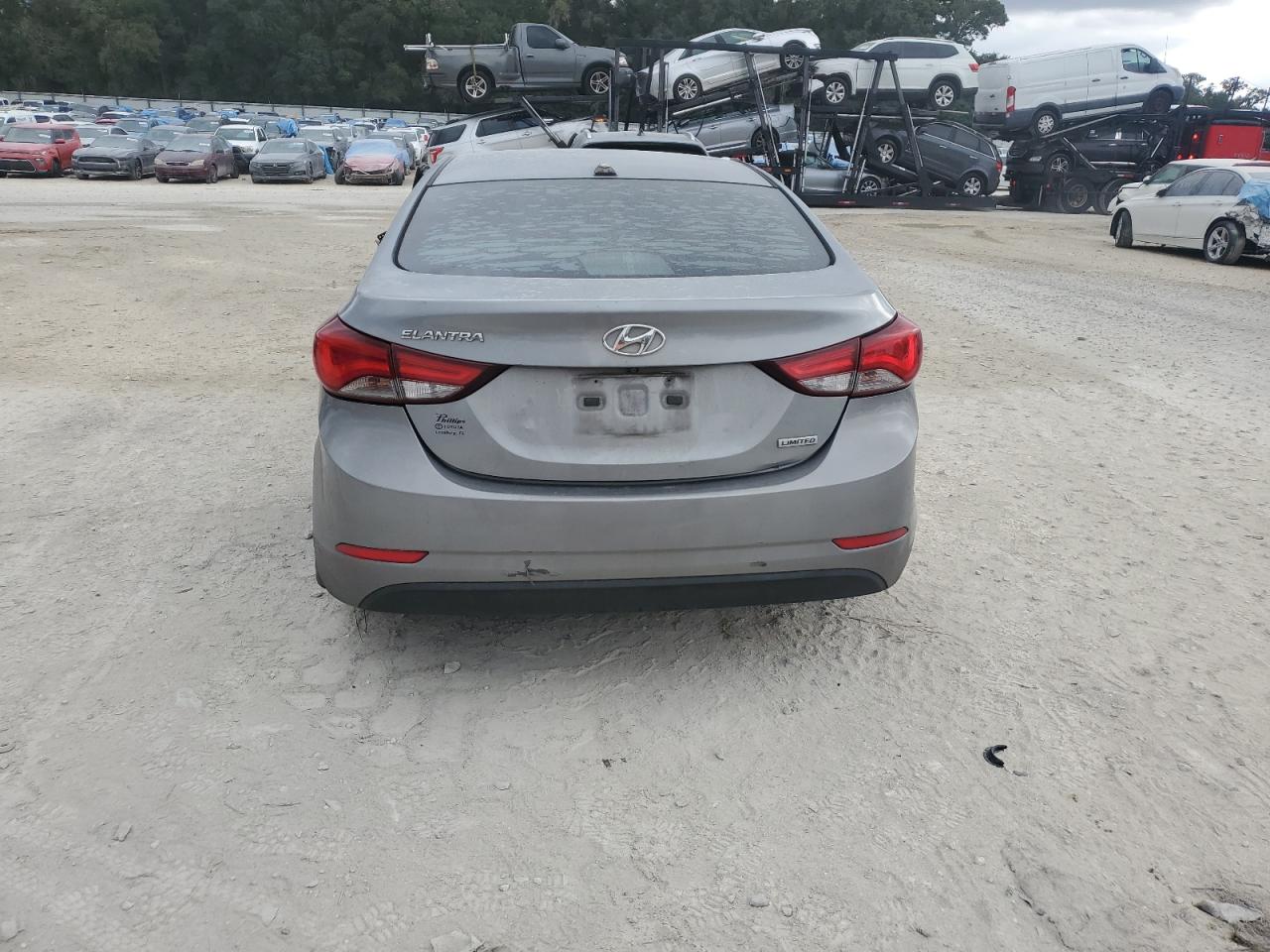 2015 Hyundai Elantra - Image 6