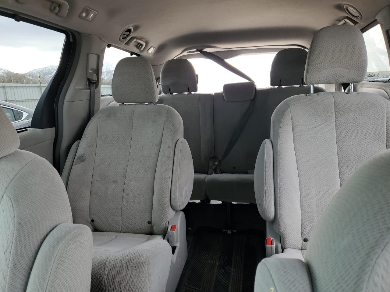 2012 Toyota Sienna - Image 10