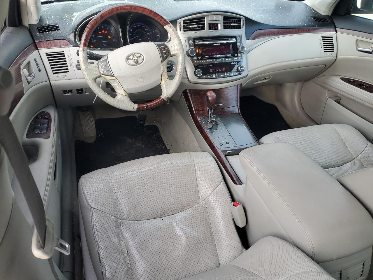 2011 Toyota Avalon - Image 8