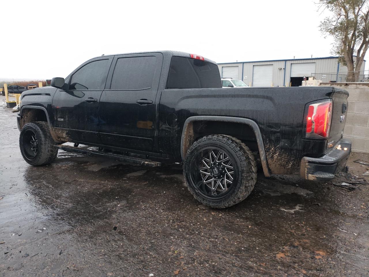 2017 GMC Sierra - Image 2