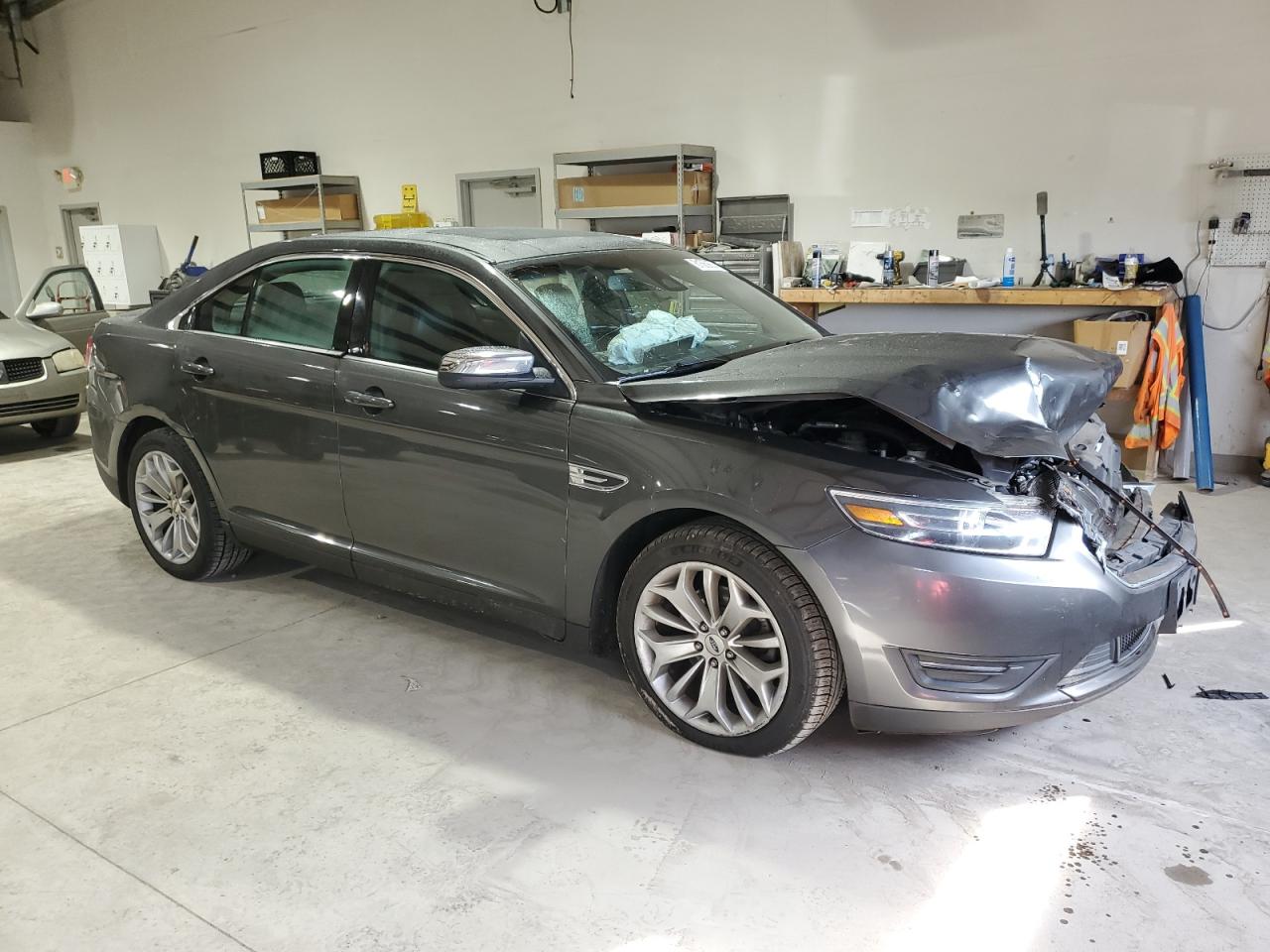 2017 Ford Taurus - Image 4