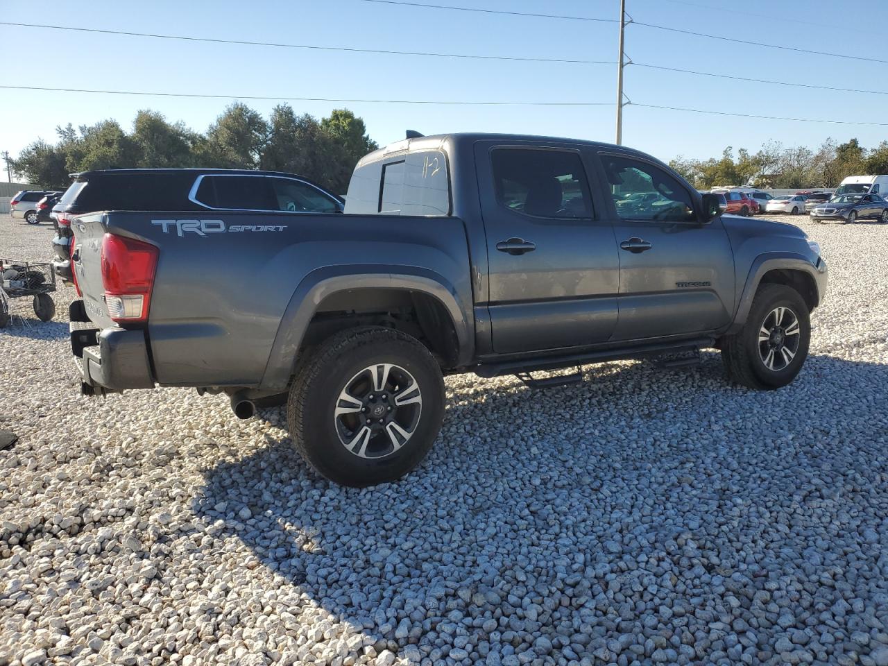 VIN 3TMAZ5CN5JM077766 2018 TOYOTA TACOMA no.3