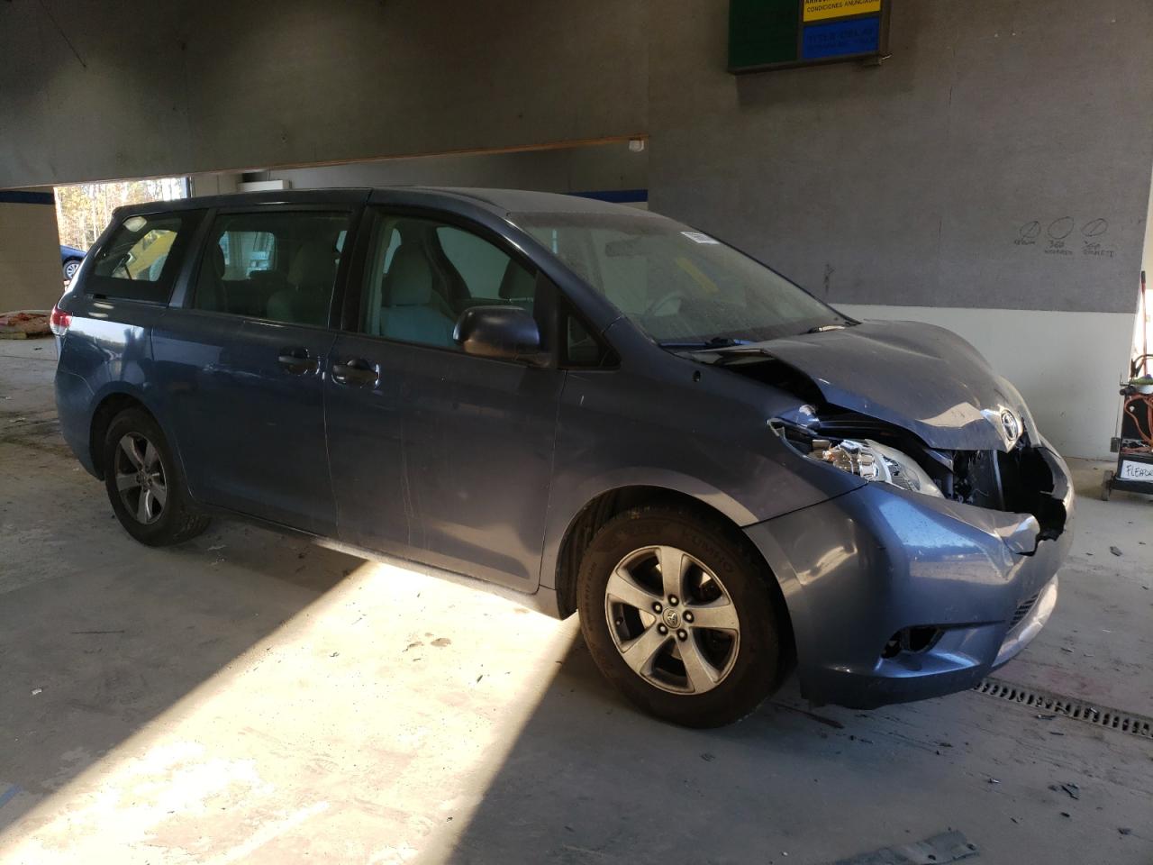 2014 Toyota Sienna - Image 4
