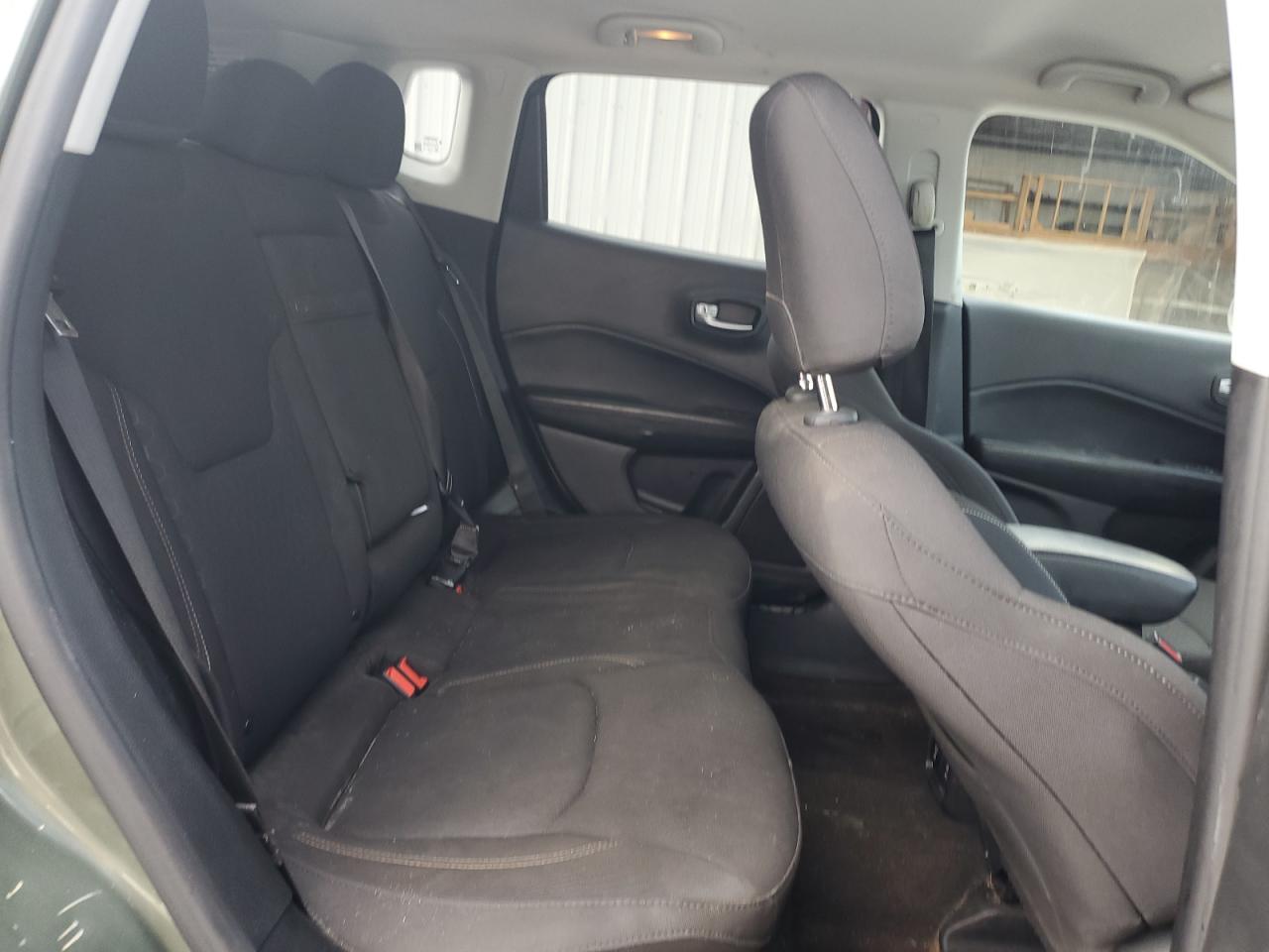 2018 Jeep Compass - Image 11