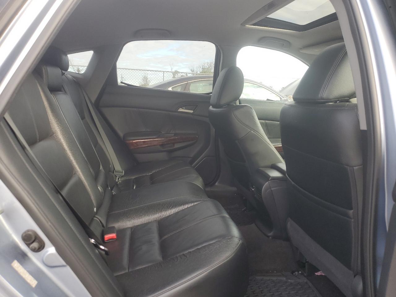 2010 Honda Accord - Image 10