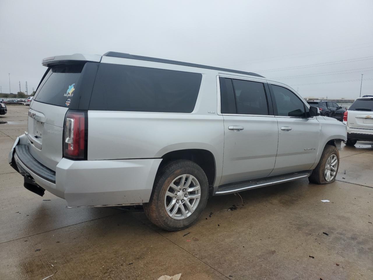 2016 GMC Yukon - Image 3