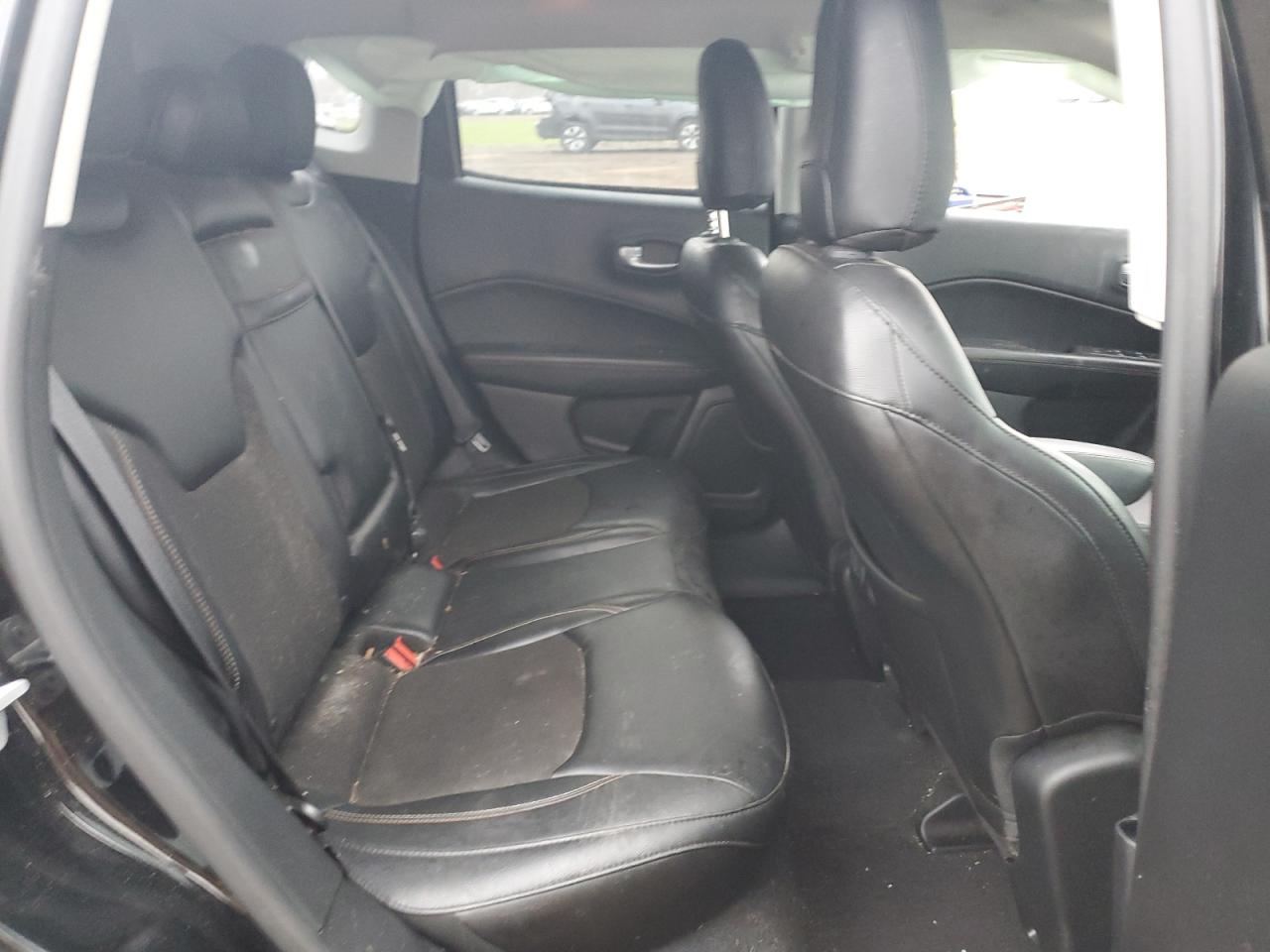 2018 Jeep Compass - Image 11