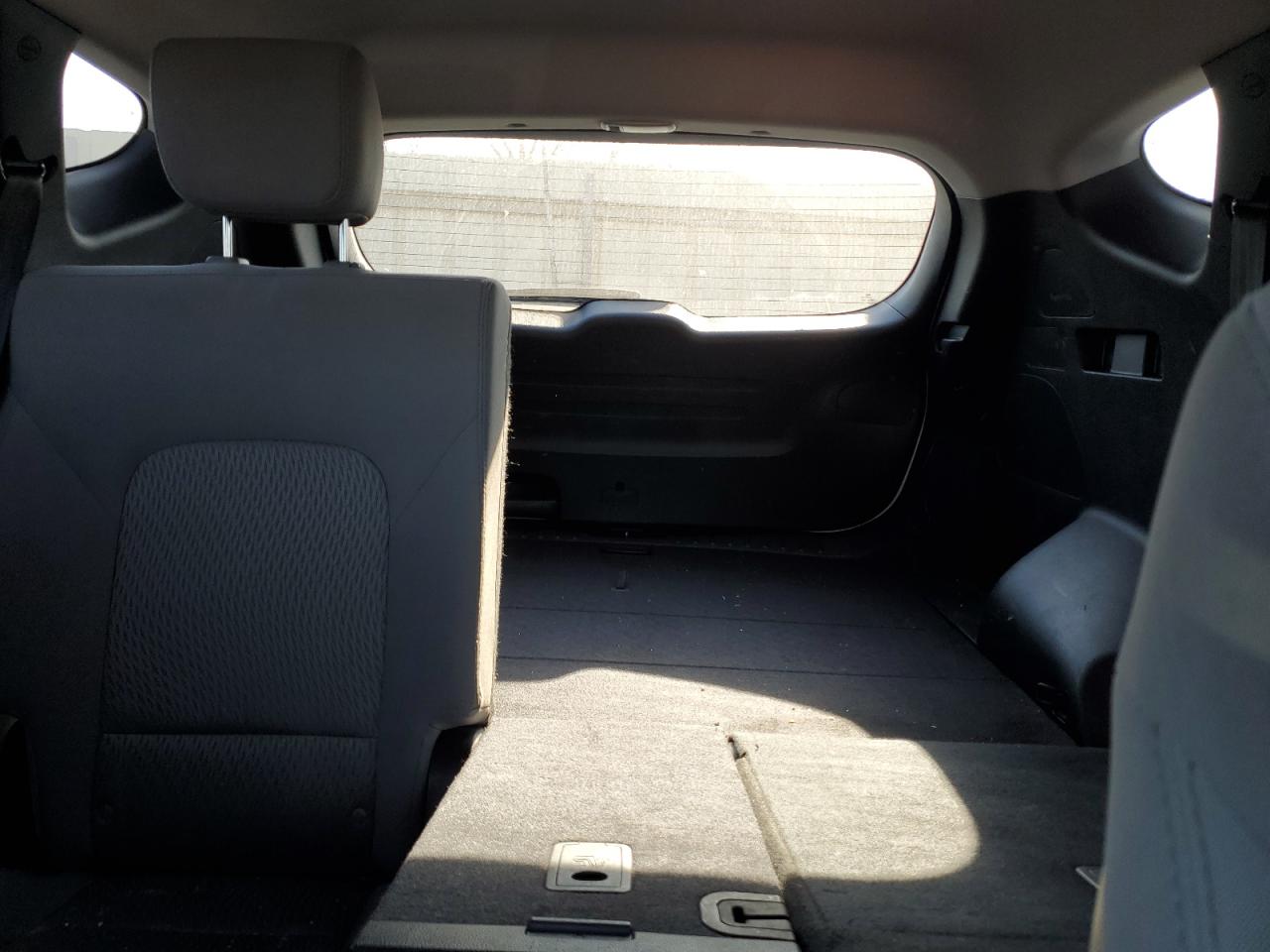 2018 Hyundai Santa Fe - Image 10