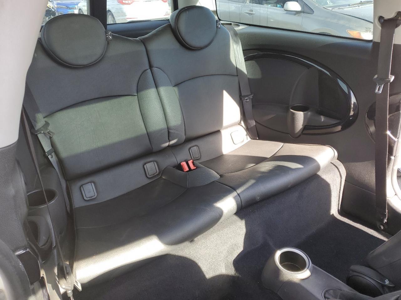 2010 MINI Cooper - Image 10