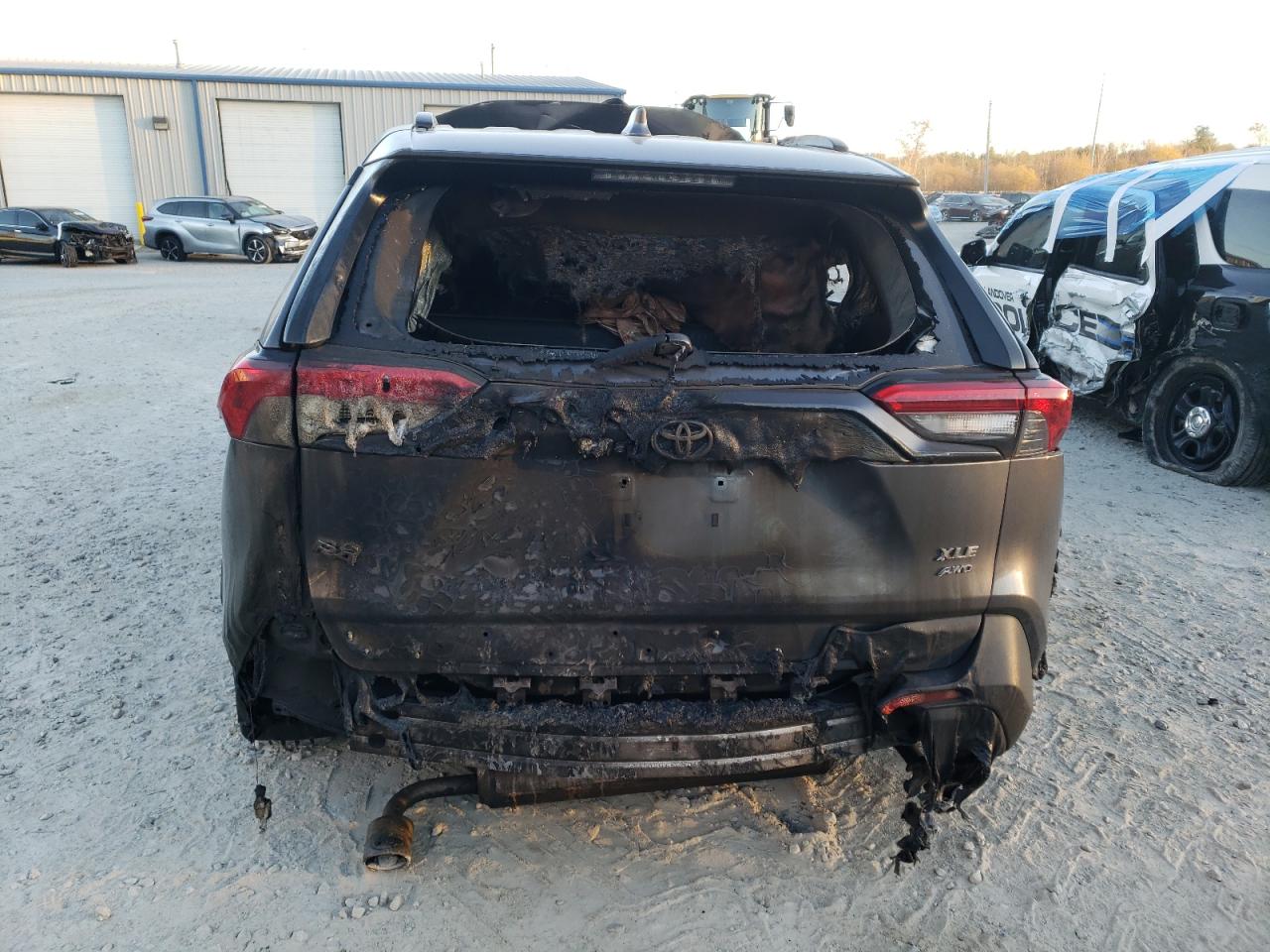 2021 Toyota Rav4 Xle VIN: 2T3P1RFV2MC205230 Lot: 80309804