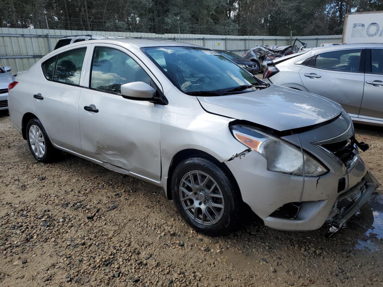 2017 Nissan Versa - Image 4