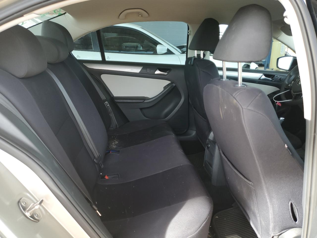 2015 Volkswagen Jetta - Image 10