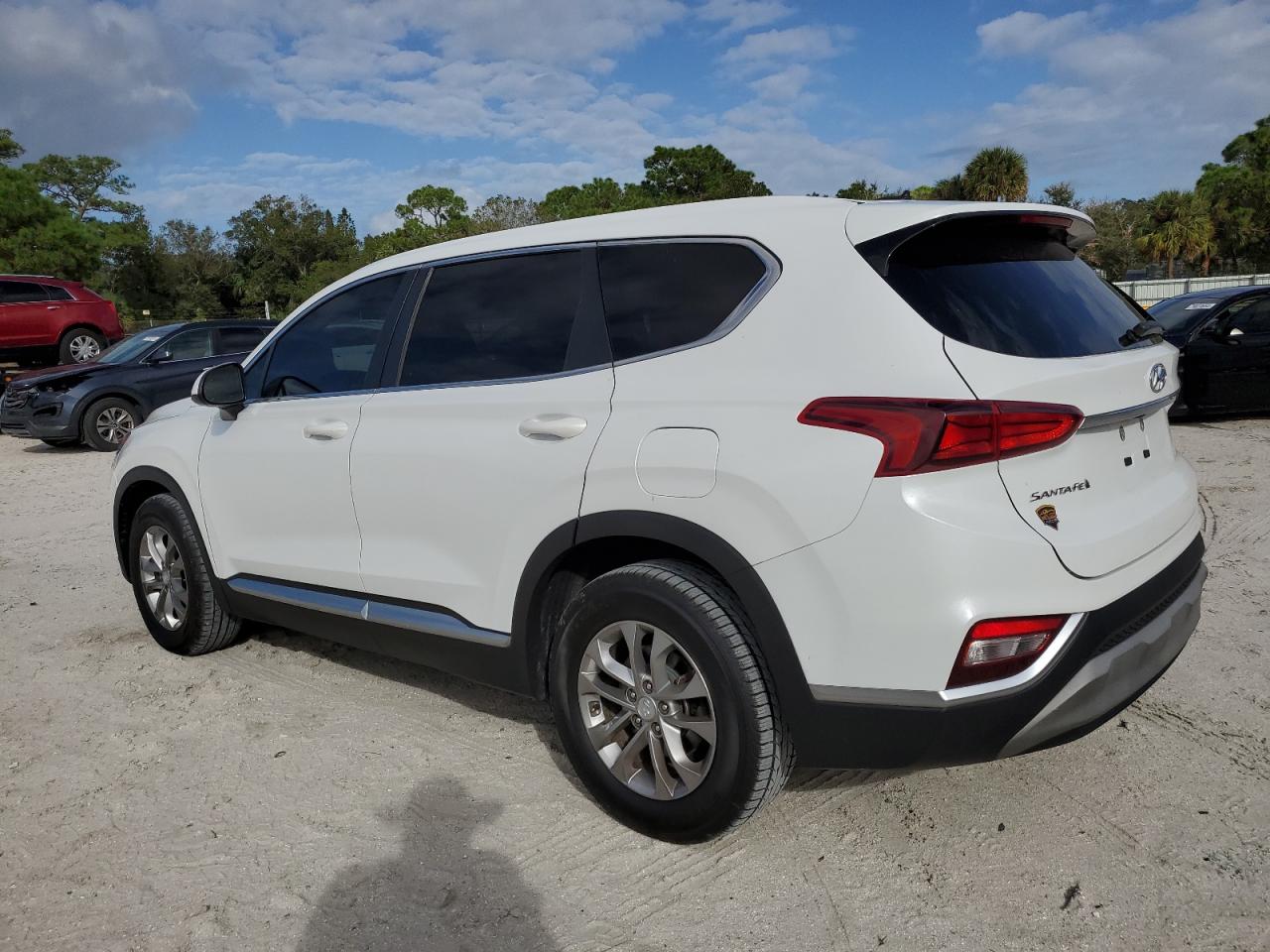 VIN 5NMS23AD2KH107107 2019 HYUNDAI SANTA FE no.2