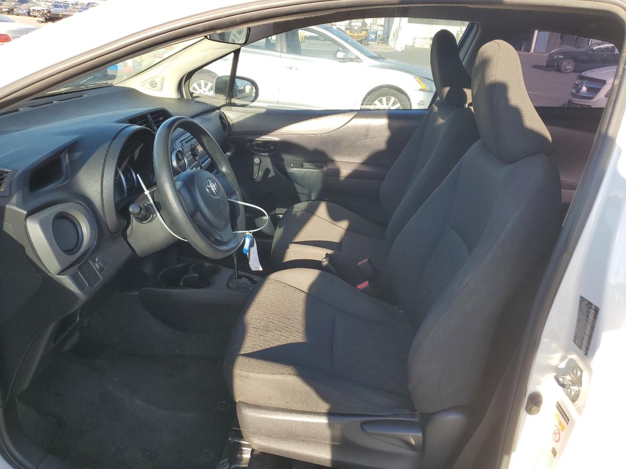 2014 Toyota Yaris - Image 7