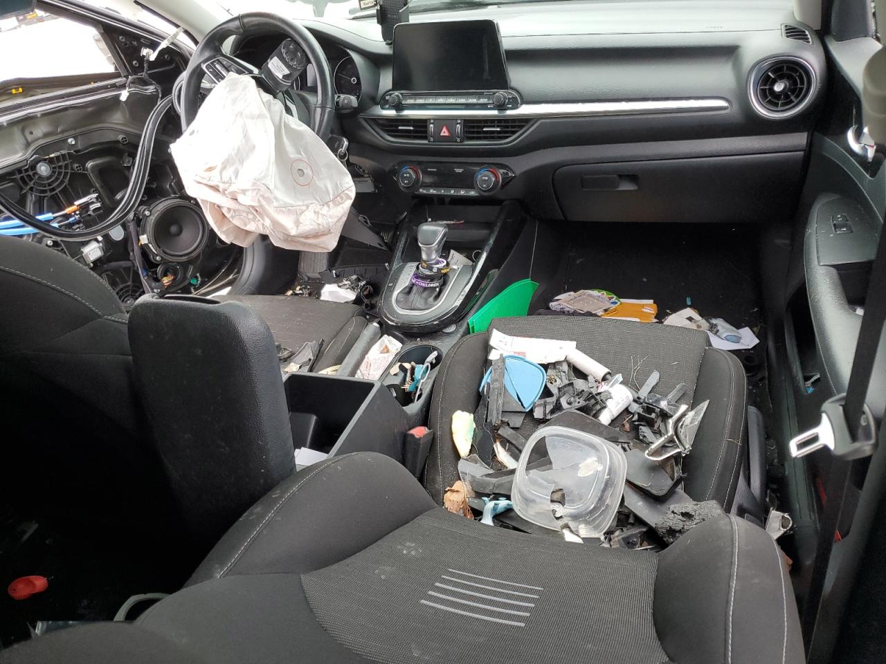 2019 Kia Forte - Image 8