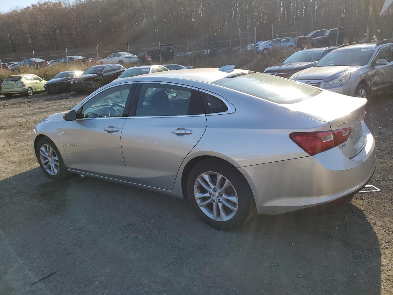 VIN 1G1ZE5ST1GF258136 2016 CHEVROLET MALIBU no.2