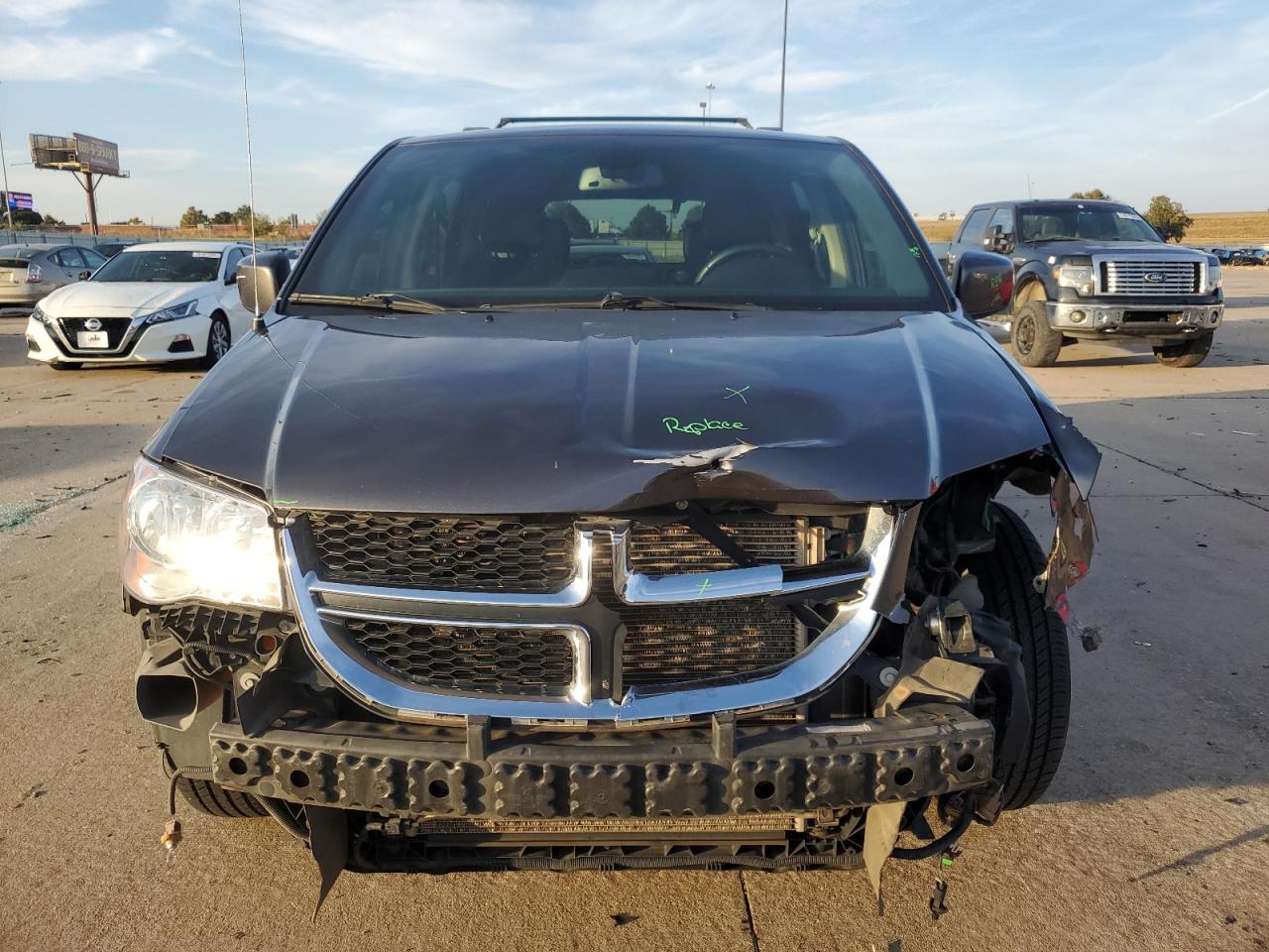 2019 Dodge Caravan - Image 5