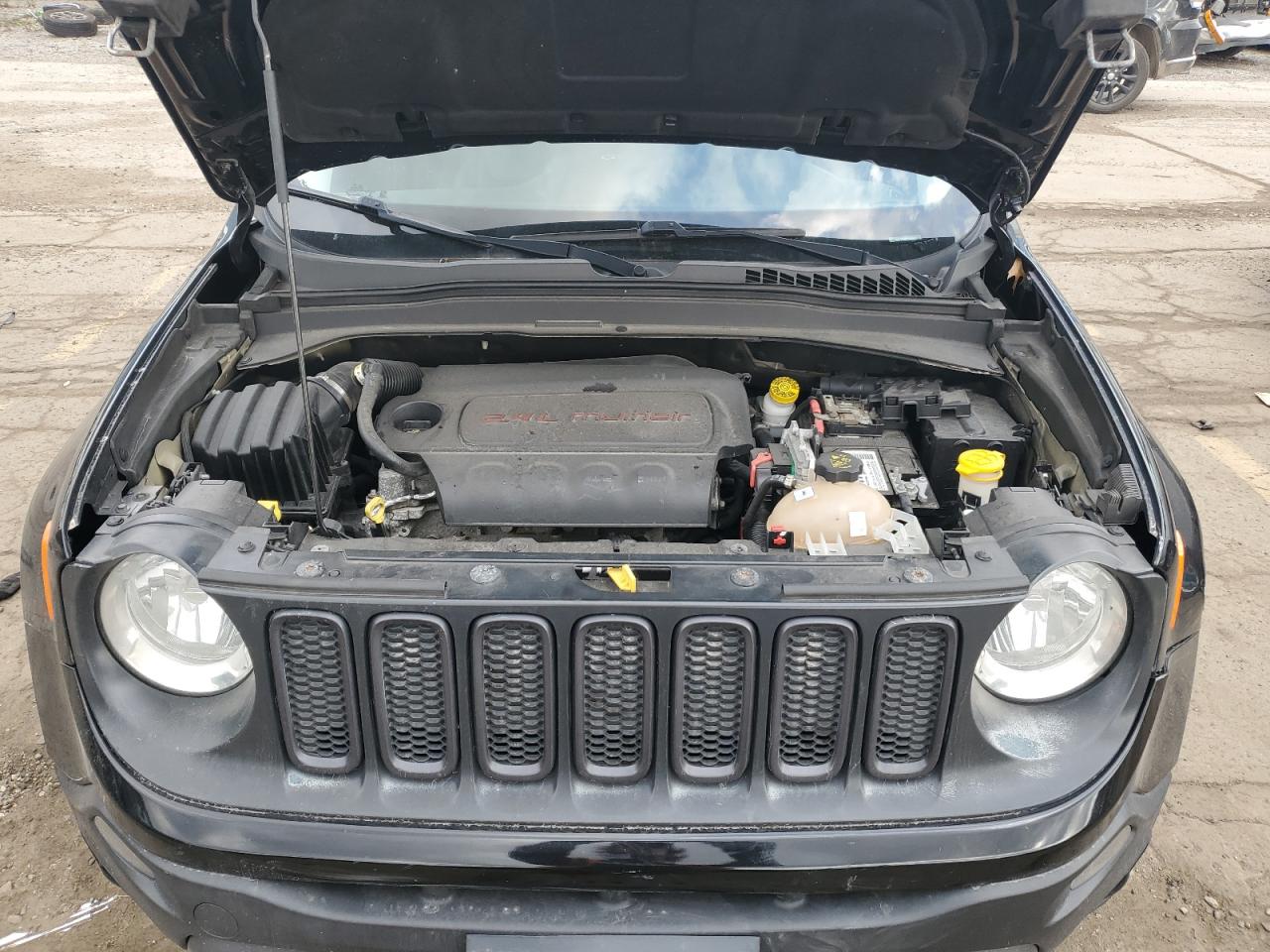 2016 Jeep Renegade - Image 12