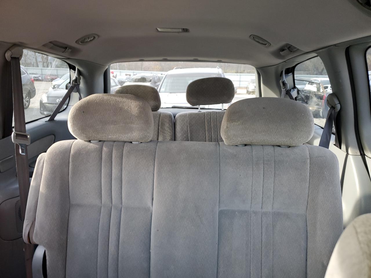 2002 Toyota Sienna - Image 10