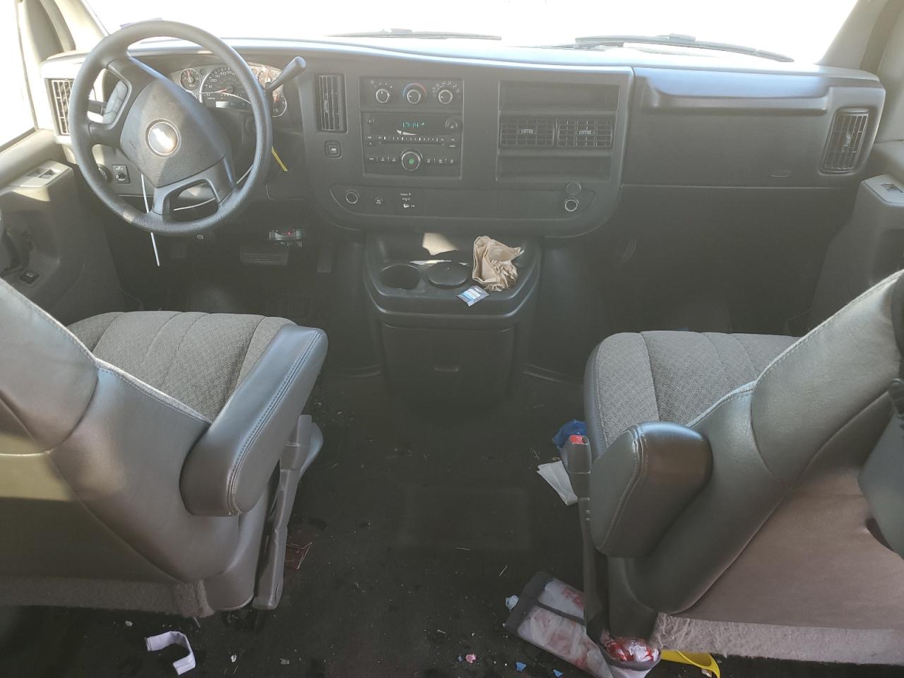 2009 Chevrolet Express - Image 8