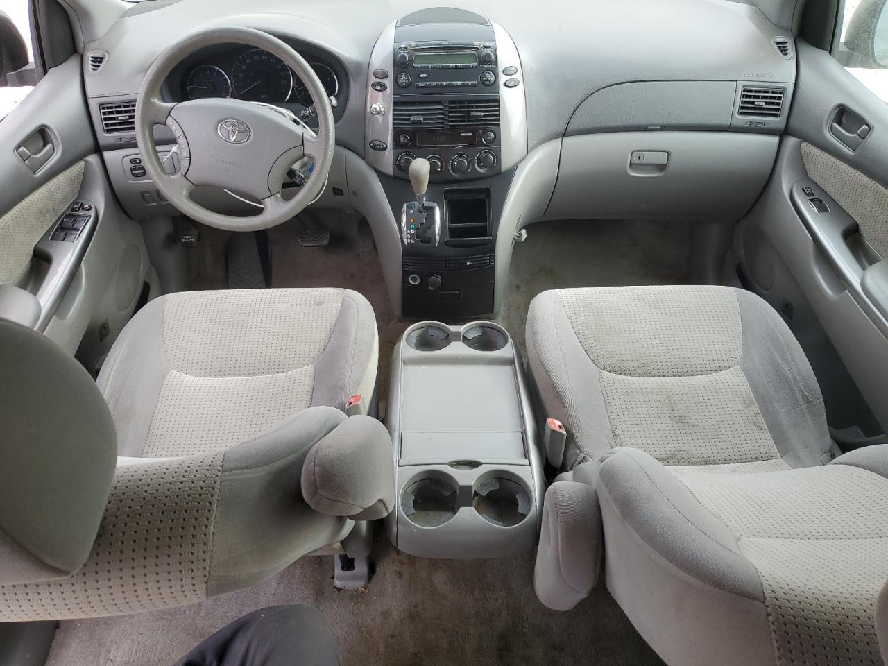 2009 Toyota Sienna - Image 8