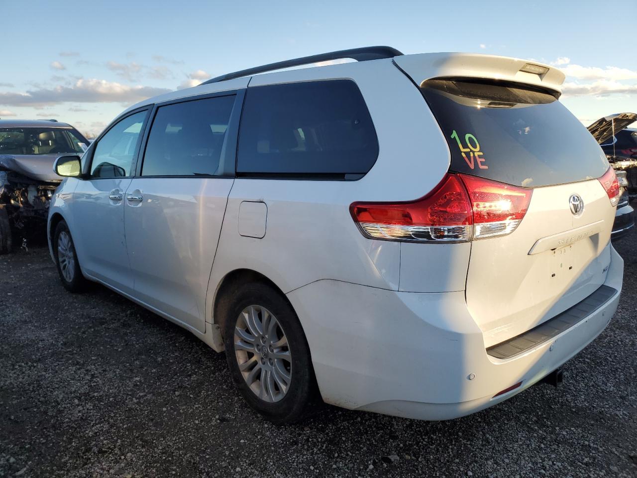 2014 Toyota Sienna - Image 2