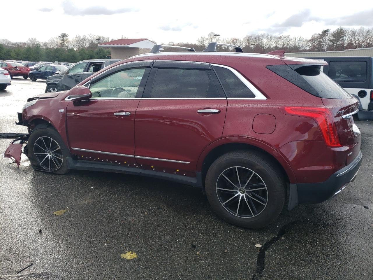 VIN 1GYKNFRS3HZ223961 2017 CADILLAC XT5 no.2