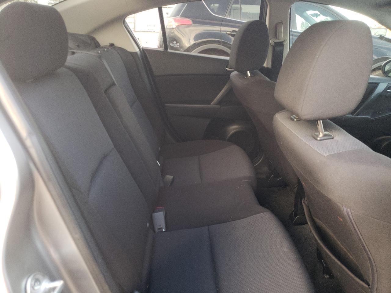 2011 Mazda 3 - Image 10