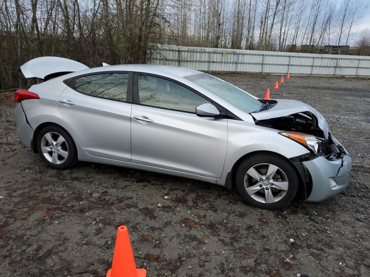 2013 Hyundai Elantra - Image 4