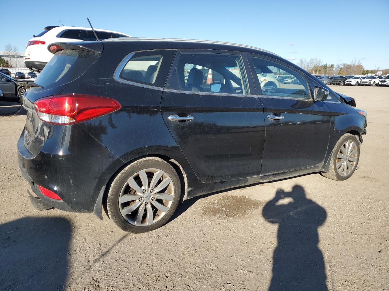 2016 Kia Rondo - Image 3