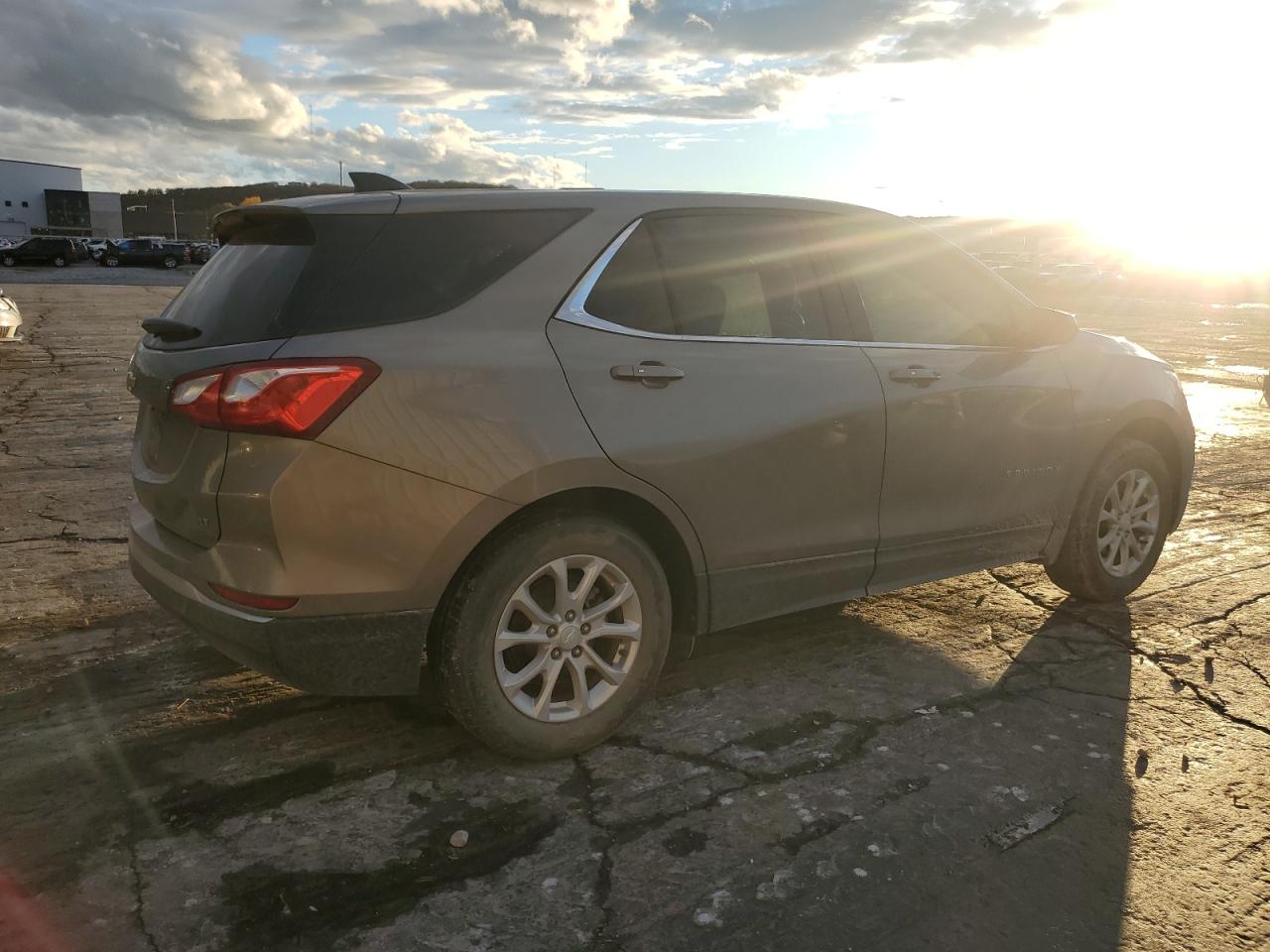2019 Chevrolet Equinox - Image 3