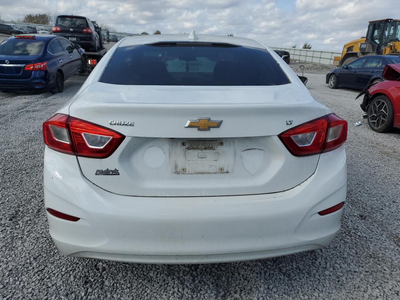 2018 Chevrolet Cruze - Image 6