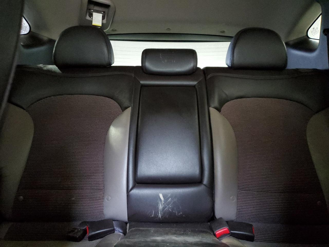 2010 Hyundai Tucson - Image 10
