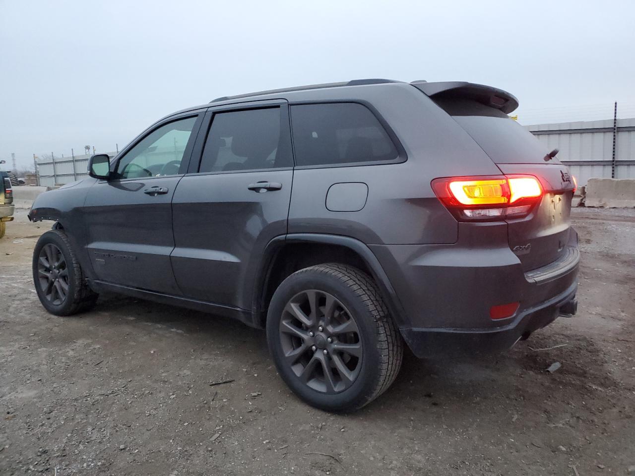 2016 Jeep Grand Cherokee - Image 2
