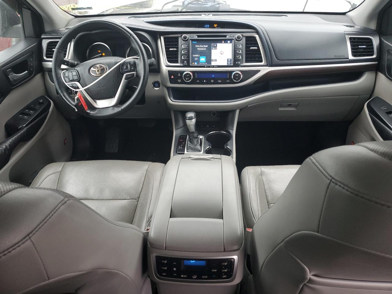 2016 Toyota Highlander - Image 8