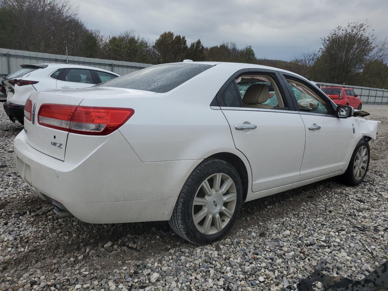 2011 Lincoln MKZ - Image 3