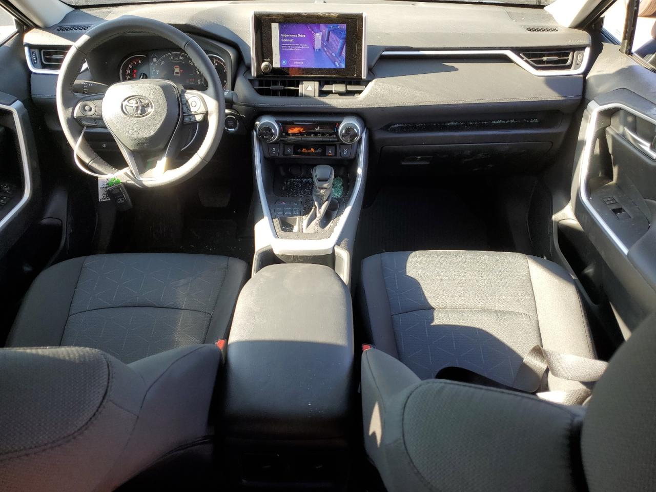 2024 Toyota RAV 4 - Image 8