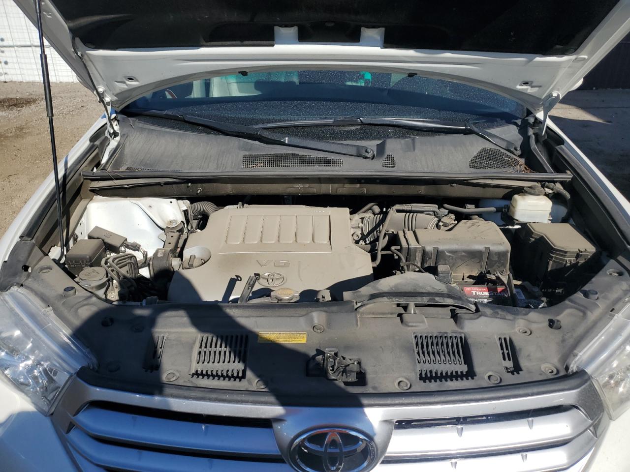 2012 Toyota Highlander - Image 12