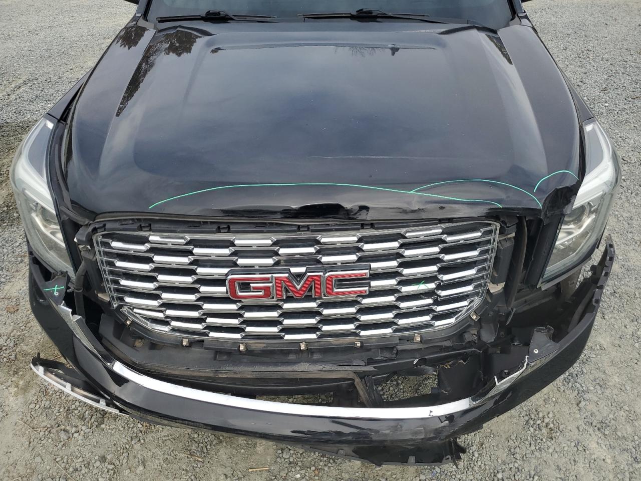 2018 GMC Yukon - Image 12
