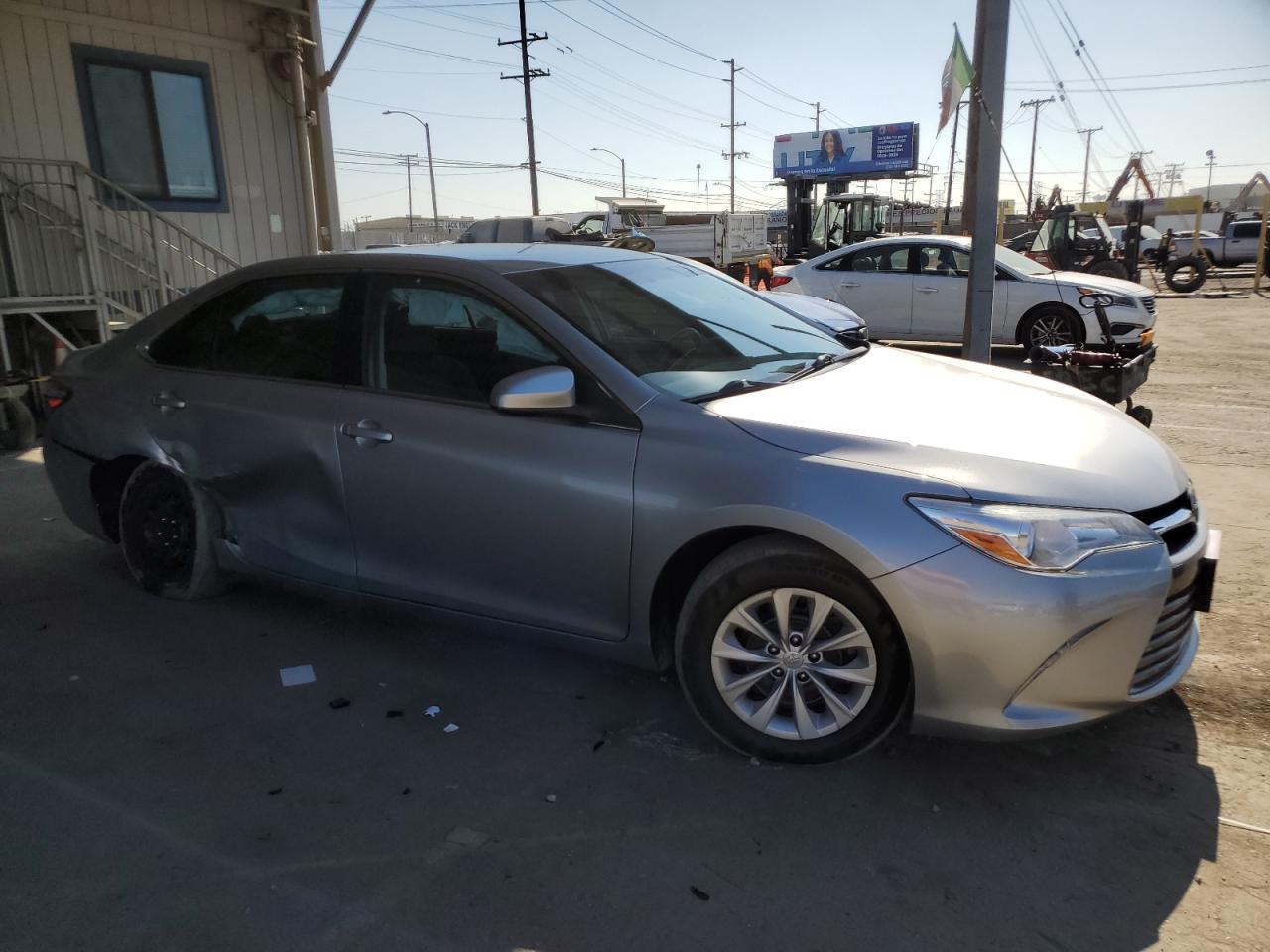 VIN 4T1BF1FK4HU813962 2017 TOYOTA CAMRY no.4