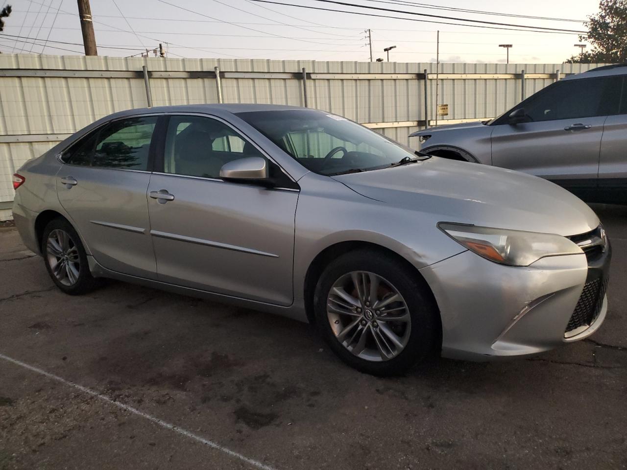 VIN 4T1BF1FK2GU203508 2016 TOYOTA CAMRY no.4