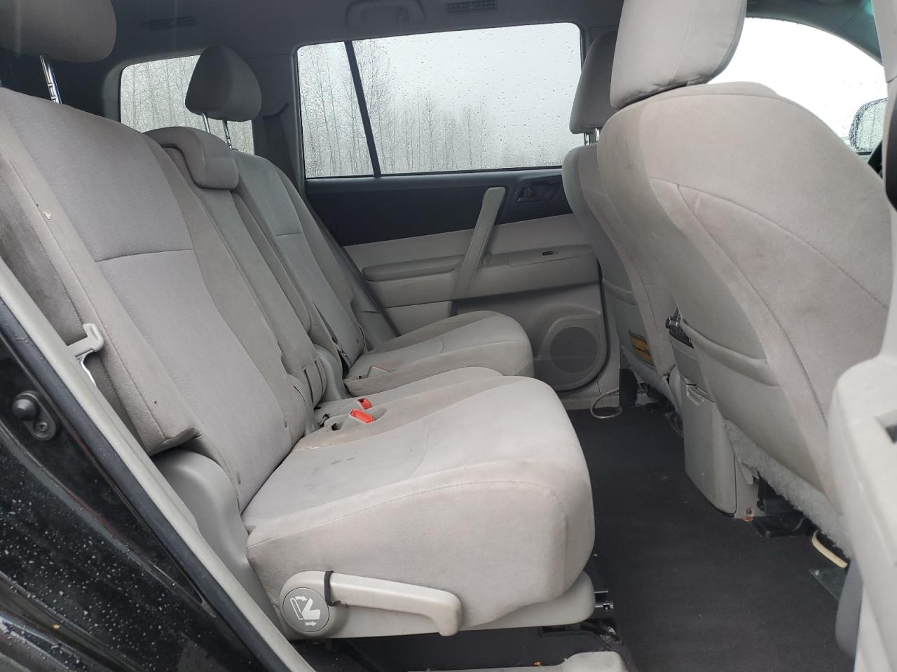 2012 Toyota Highlander - Image 11