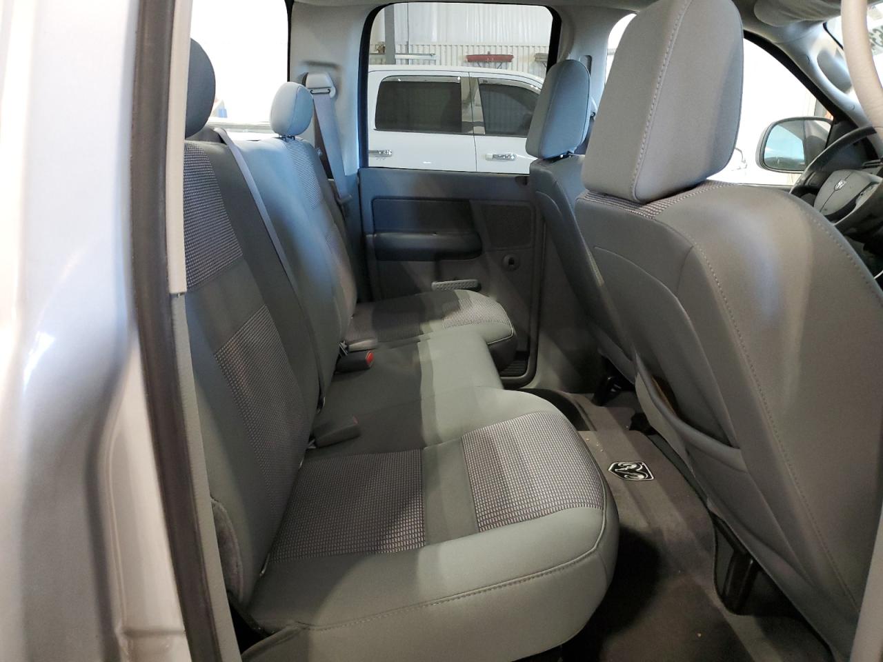 2007 Dodge RAM - Image 10