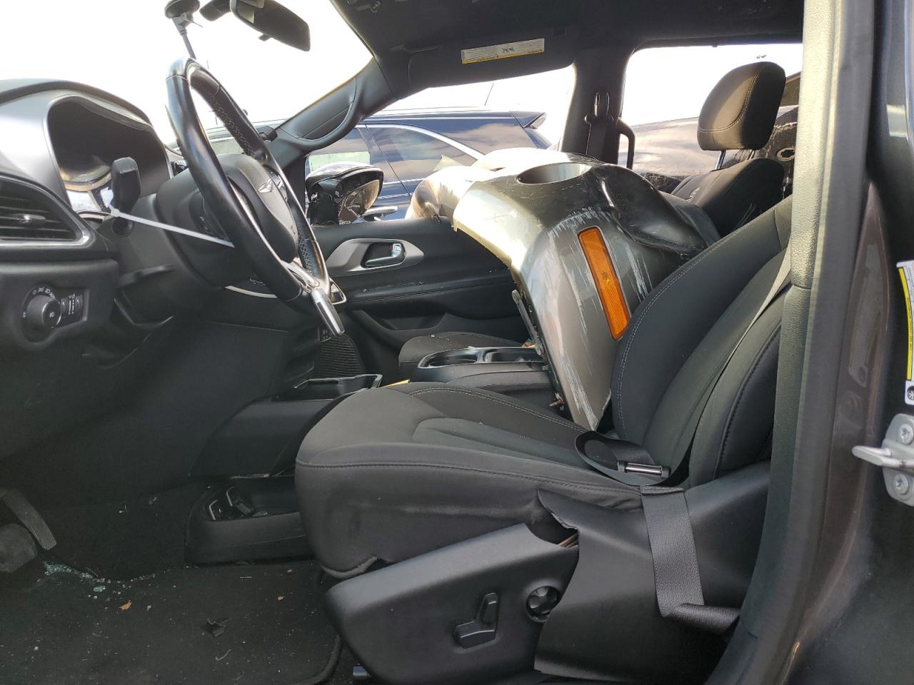 2018 Chrysler Pacifica - Image 7
