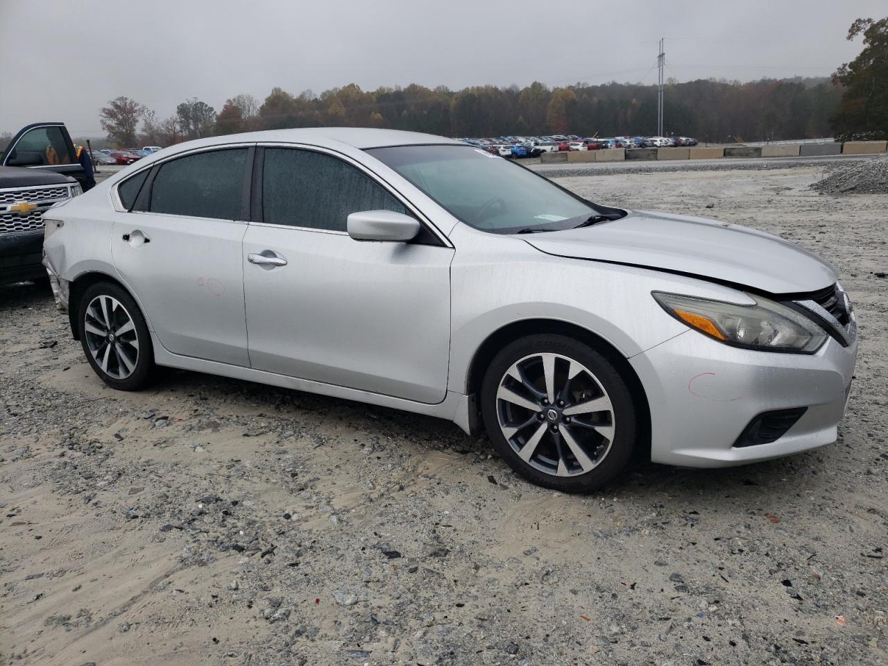 2017 Nissan Altima - Image 4