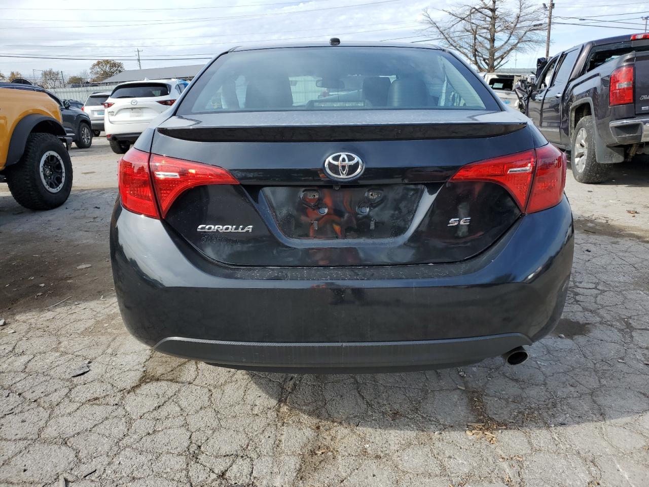 2018 Toyota Corolla L VIN: 5YFBURHE8JP834011 Lot: 79009124