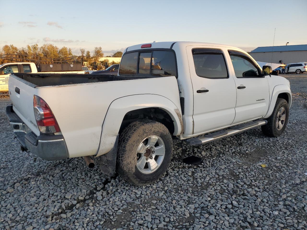 2010 Toyota Tacoma - Image 3